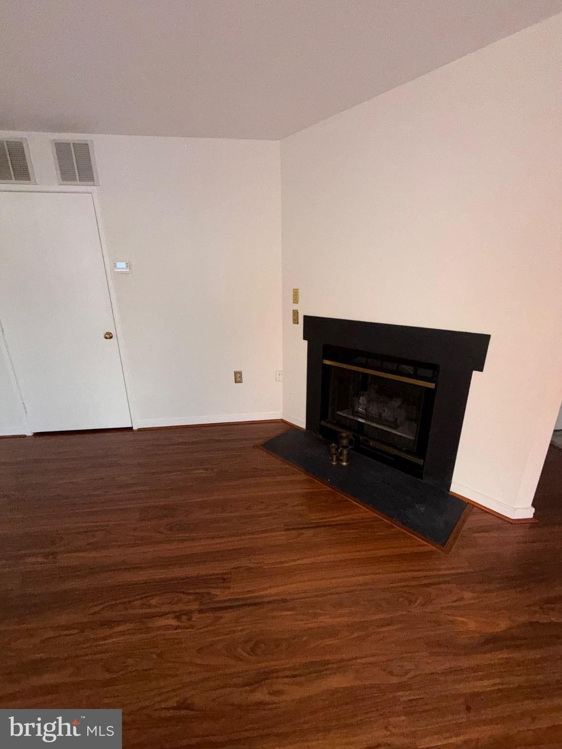 3708 FRANKLIN D ROOSEVELT NE #B photograph