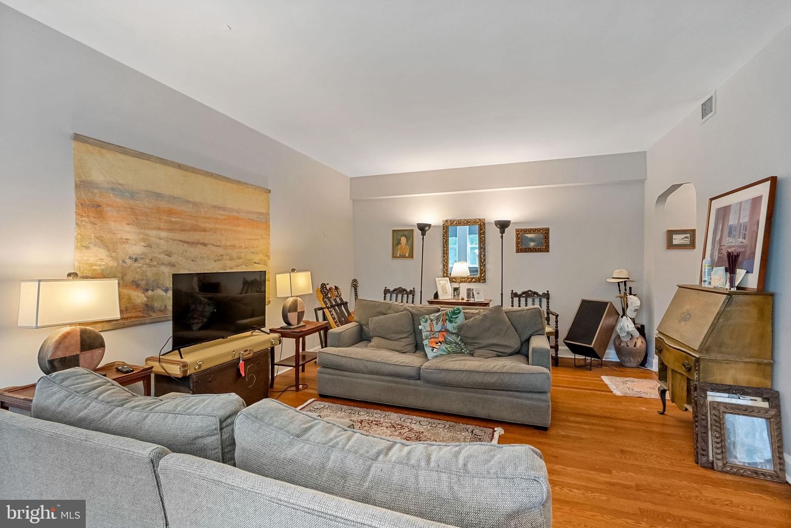 4707 CONNECTICUT AVENUE NW #204 photograph