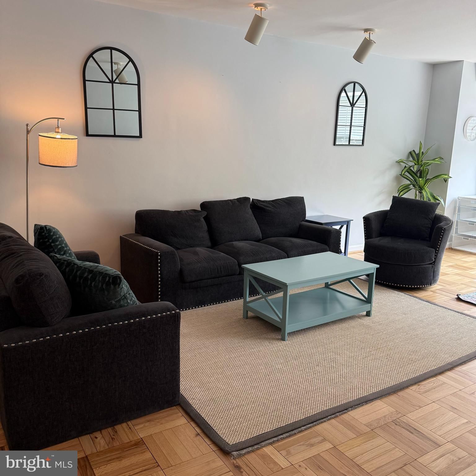 4301 MASSACHUSETTS AVENUE NW #2009 photograph