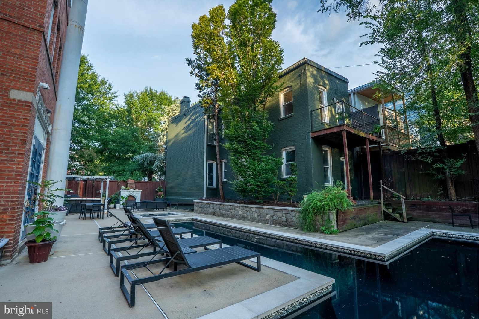 1375 MARYLAND AVENUE NE #K photograph