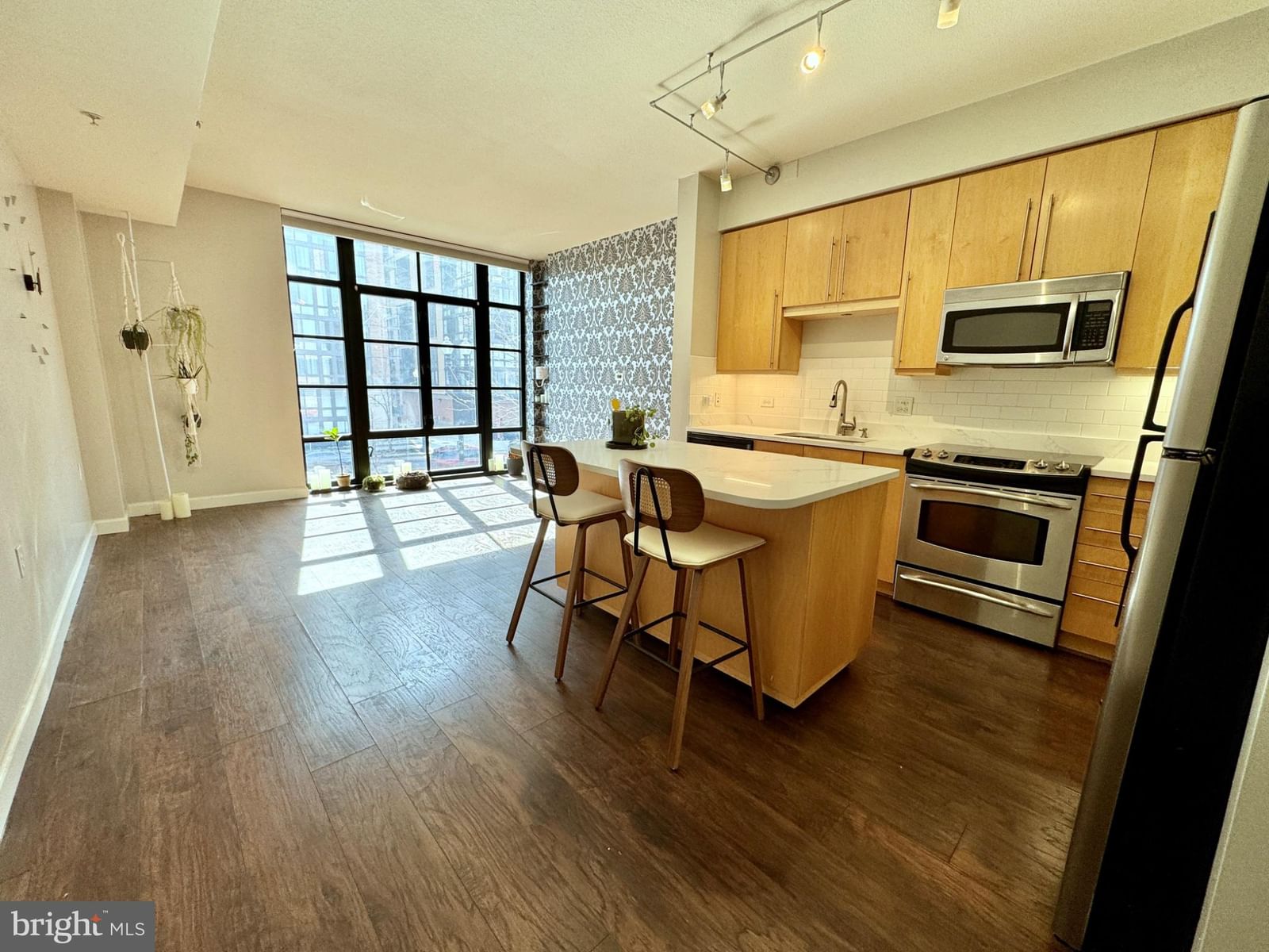 437 NEW YORK AVENUE NW #204 photograph