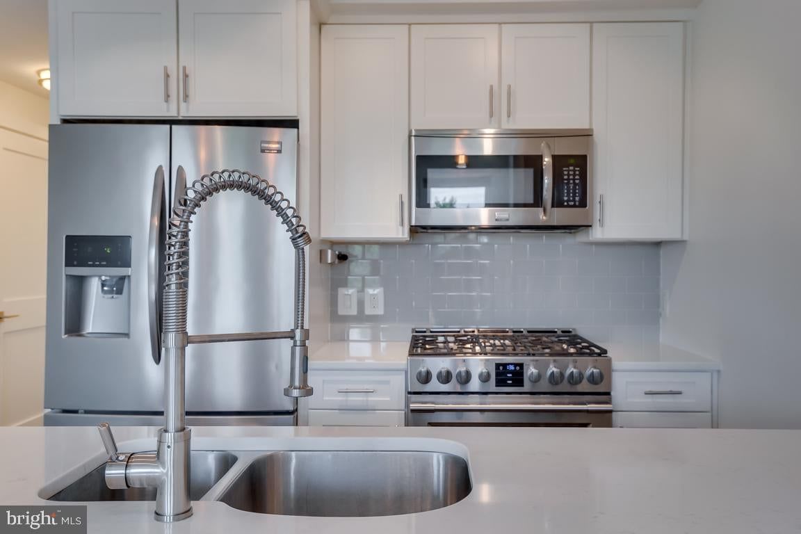 1451 GIRARD STREET NW #4 photograph