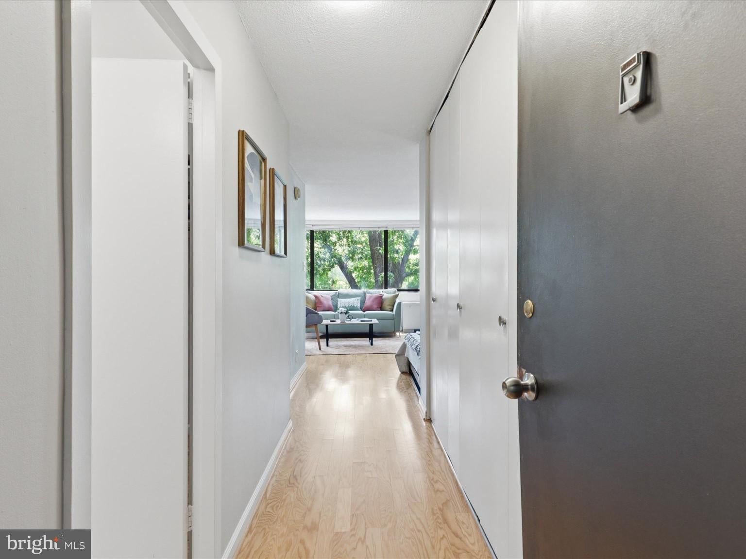 2201 L STREET NW #409 photograph