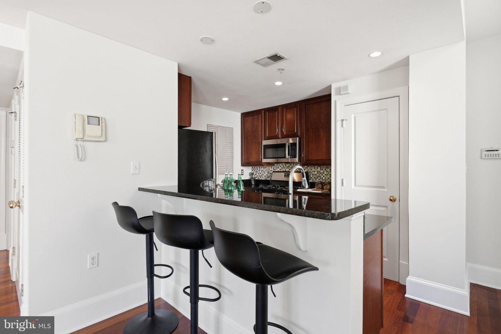 1465 COLUMBIA ROAD NW #203 photograph