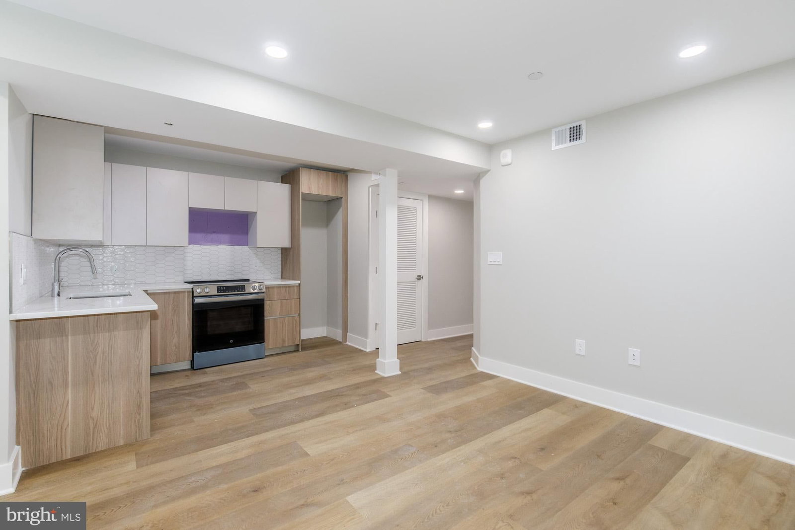 933 N STREET NW #B01 photograph