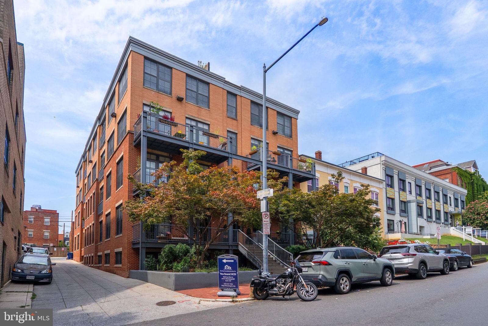 2412 17TH STREET NW #301 photograph