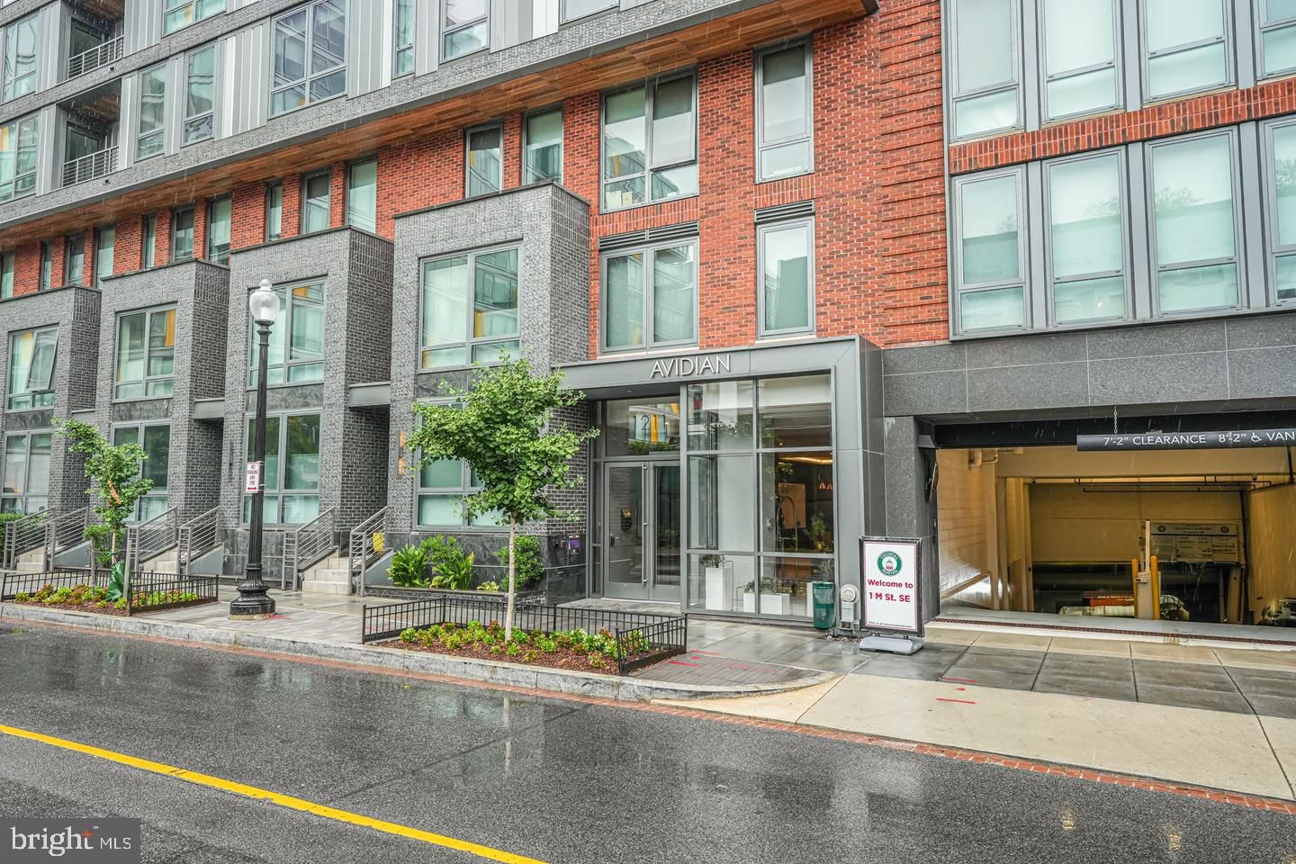 1211 VAN STREET SE #601 photograph