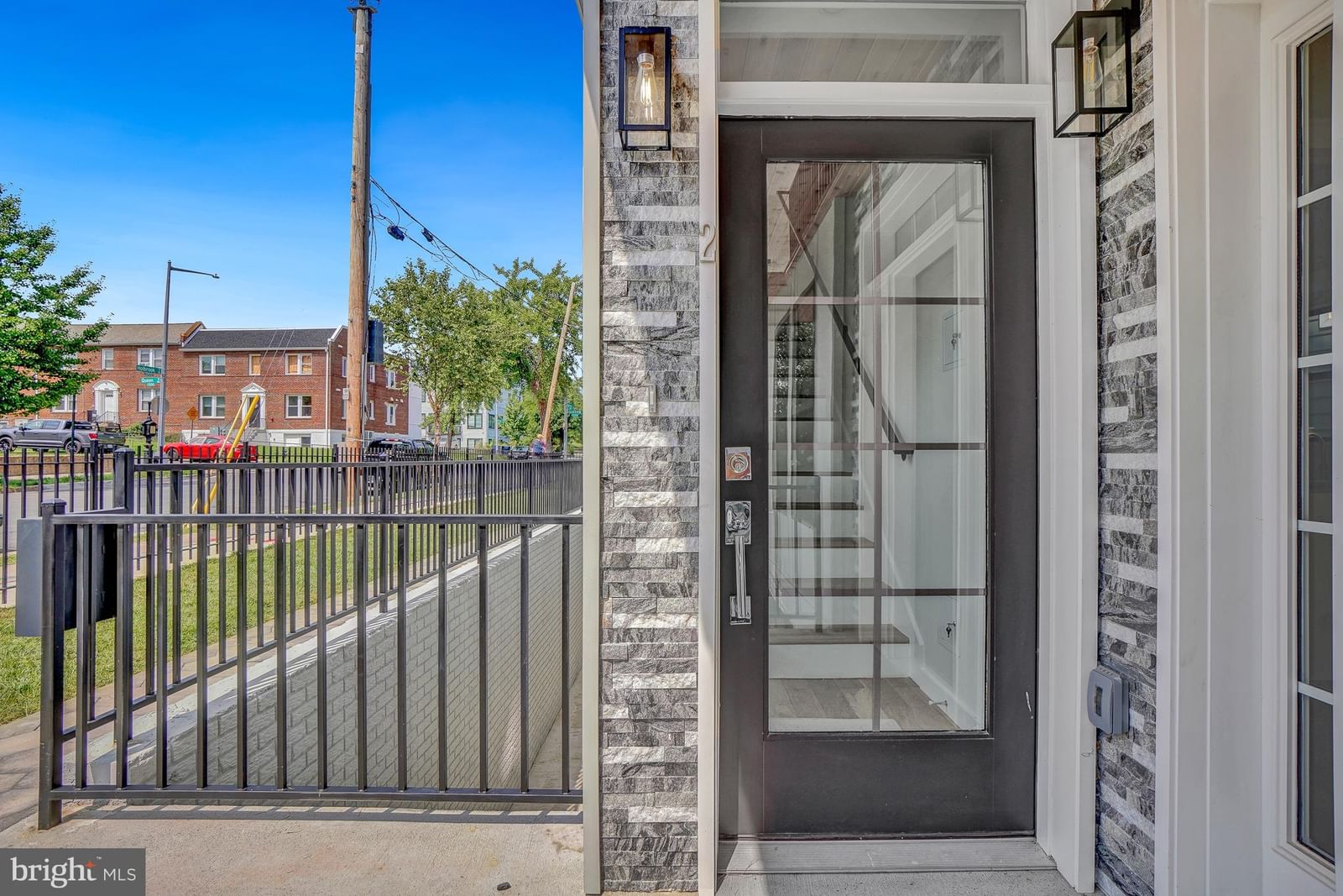 1516 LEVIS STREET NE #UNIT 1 photograph