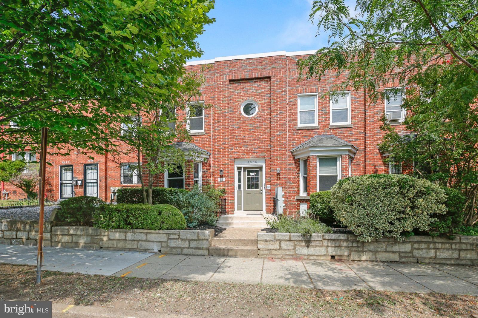 1836 INDEPENDENCE AVENUE SE #4 photograph