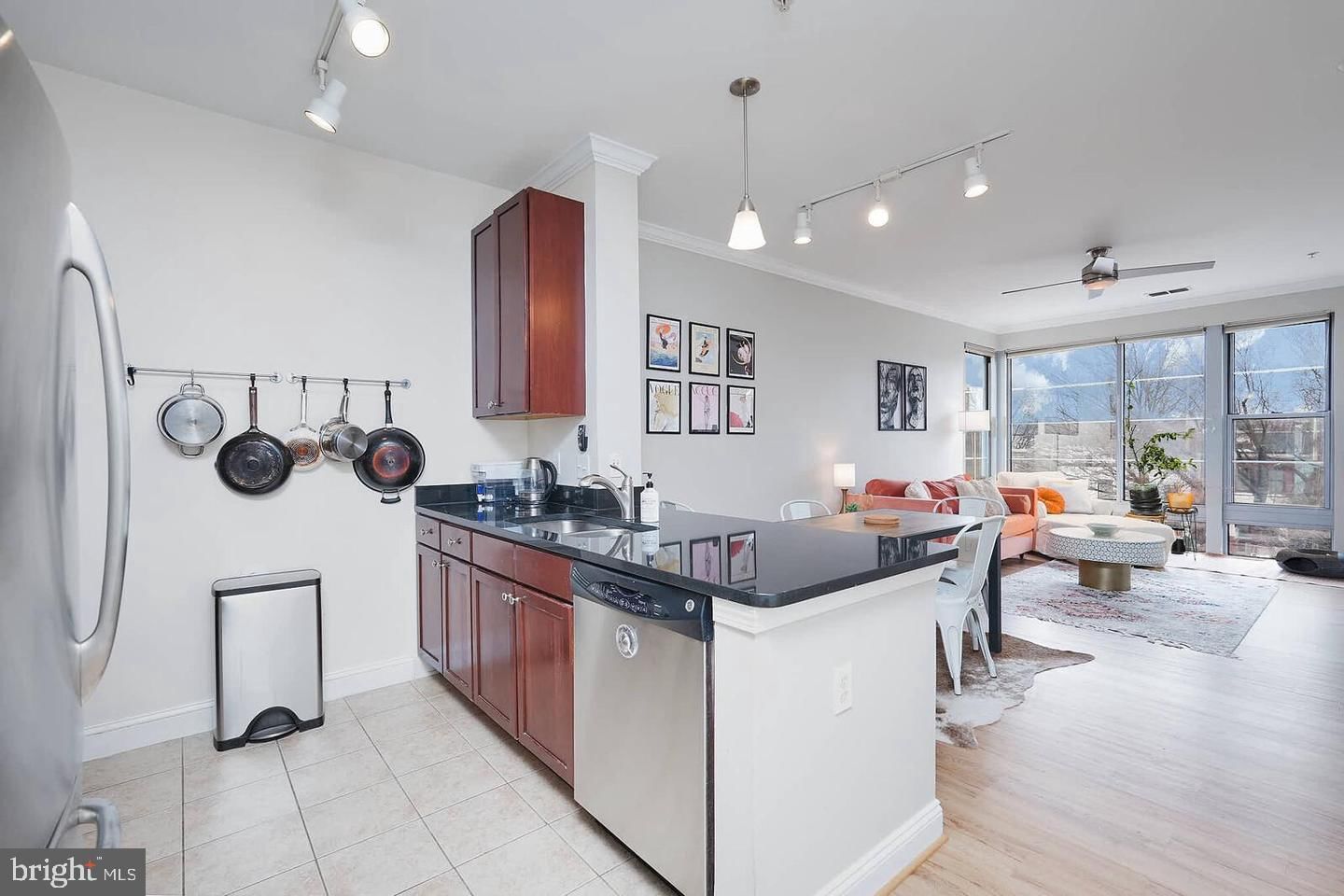 1391 PENNSYLVANIA AVENUE SE #331 photograph