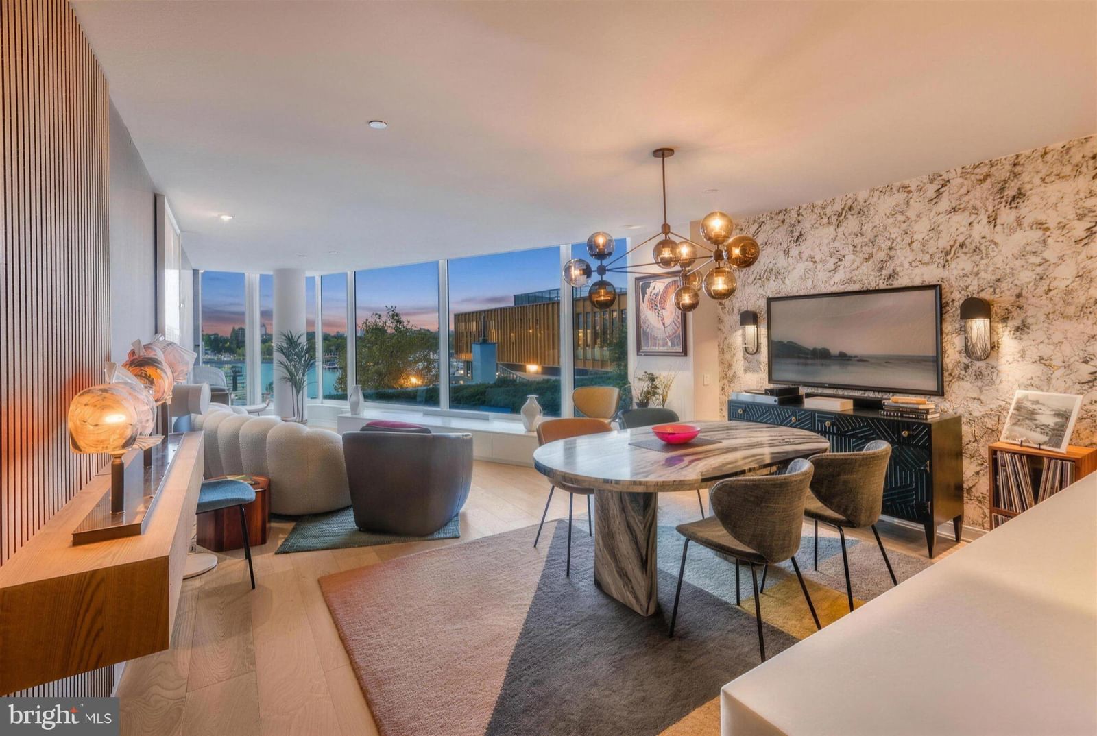 601 WHARF STREET SW #208 photograph