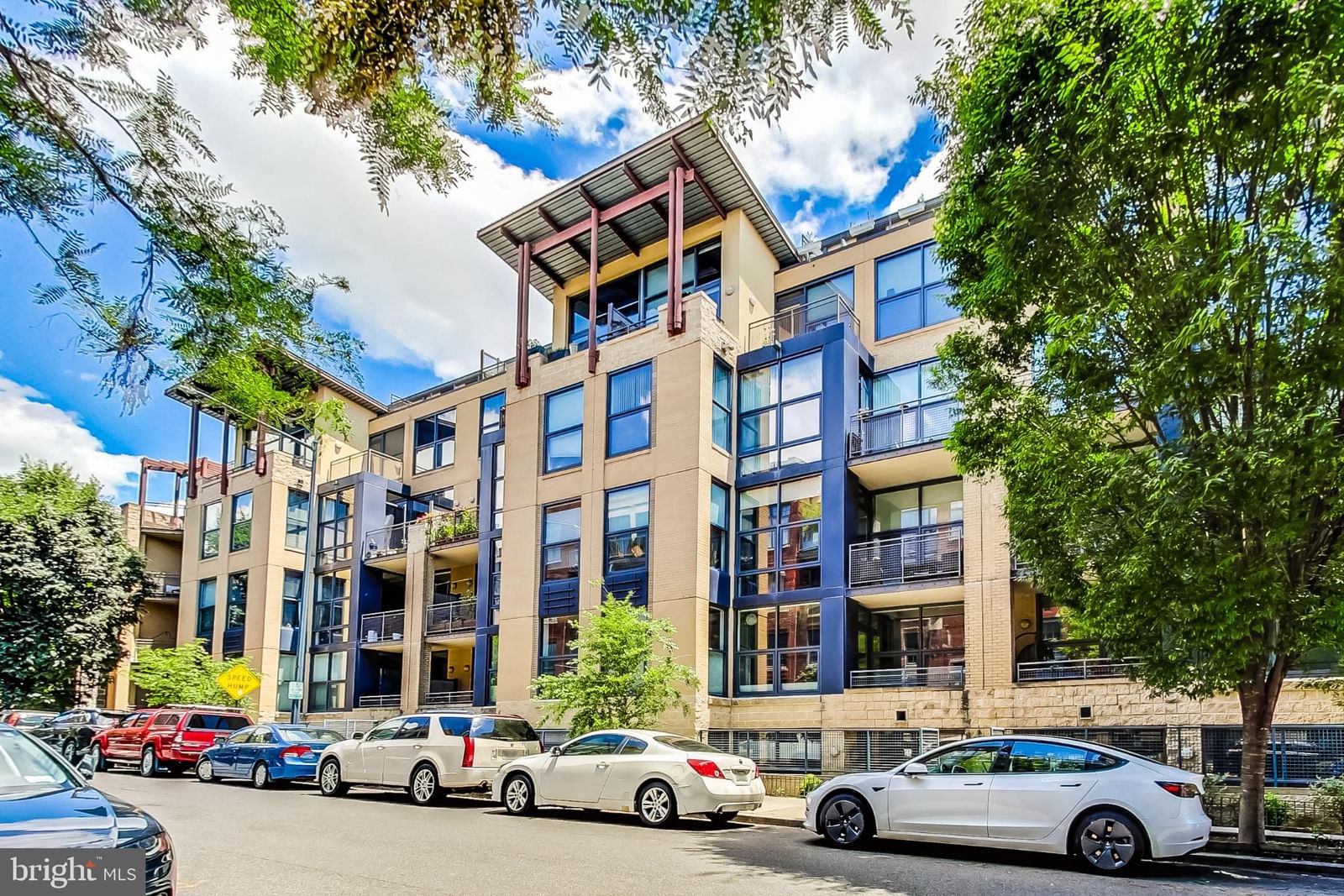 2301 CHAMPLAIN STREET NW #T04 photograph