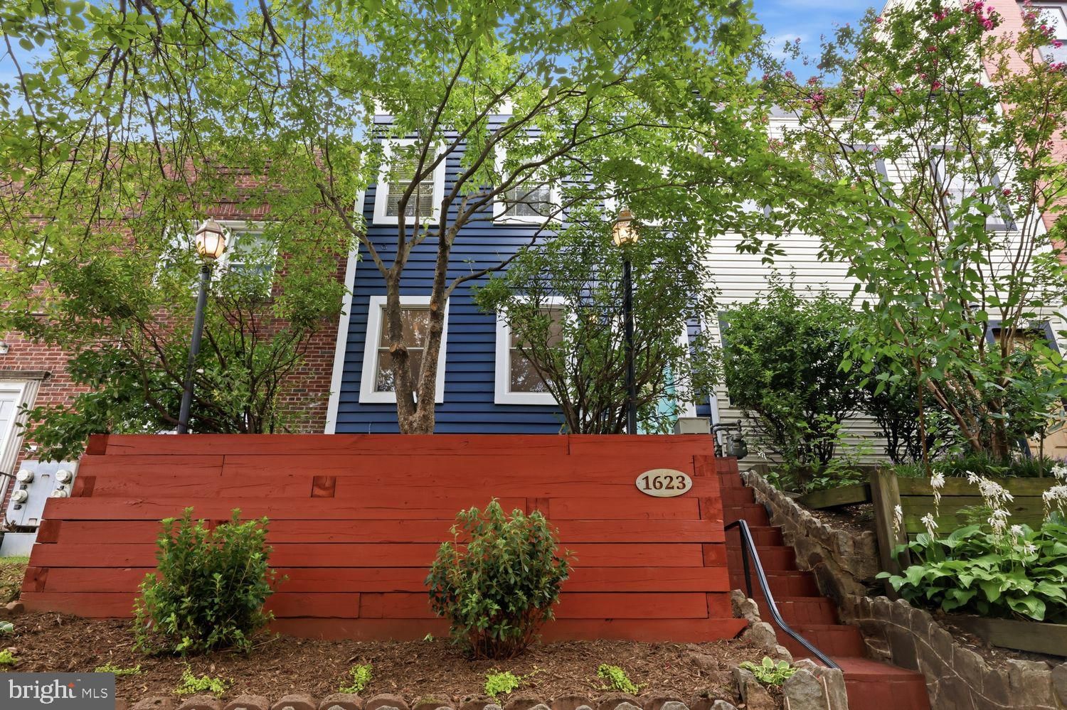 1623 CONSTITUTION AVE NE, WASHINGTON 20002, DC