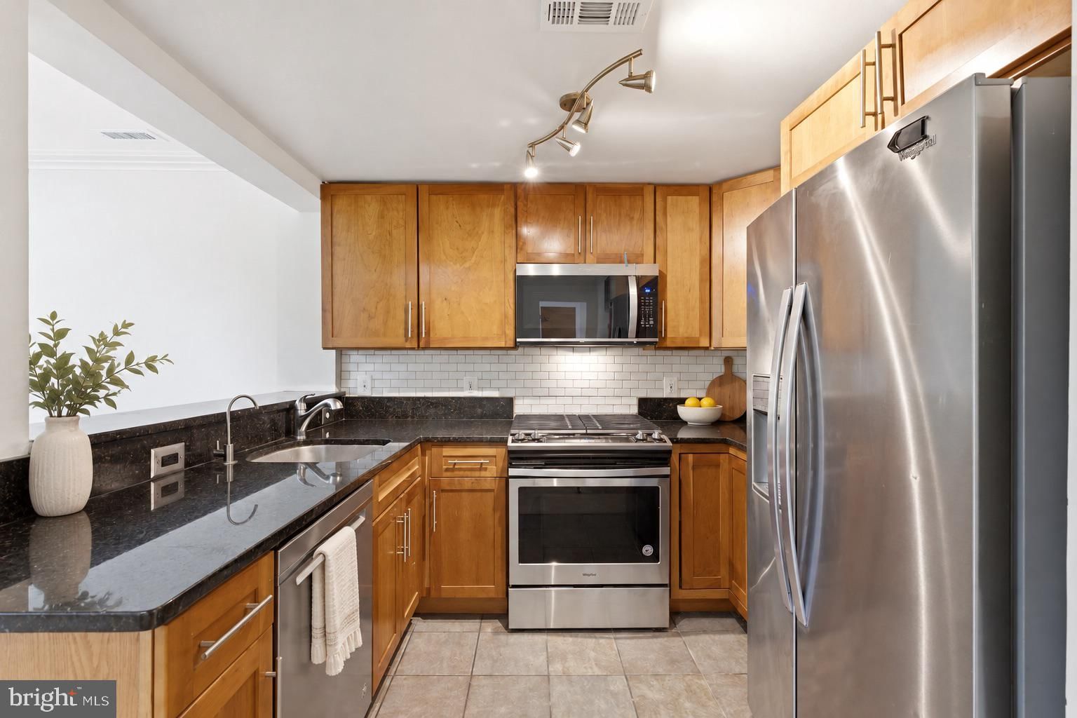 14 S STREET NE #302 photograph