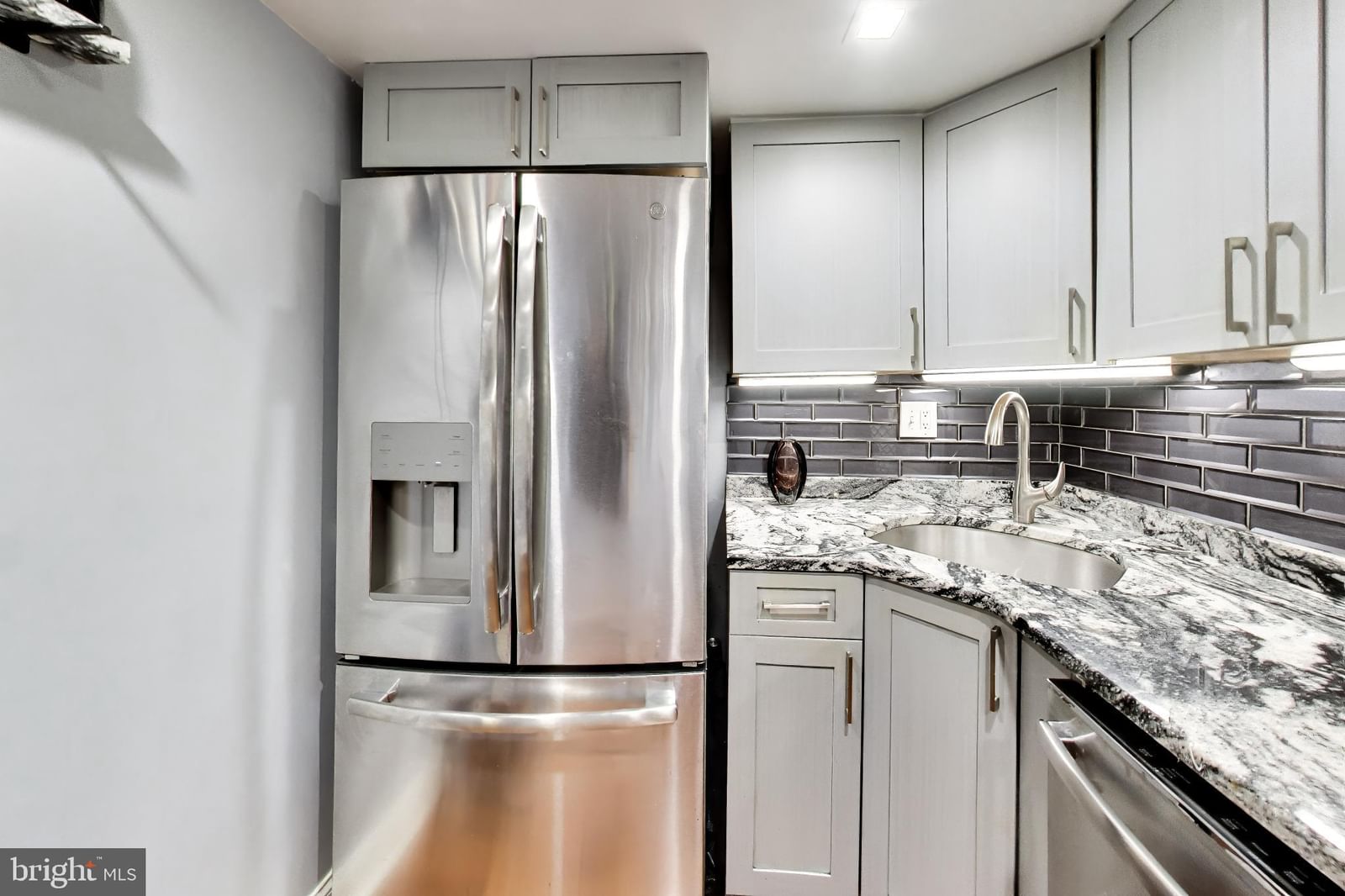 1912 T STREET NW #2 photograph