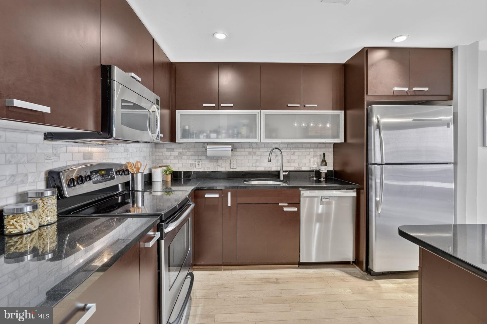 1010 MASSACHUSETTS AVENUE NW #602 photograph