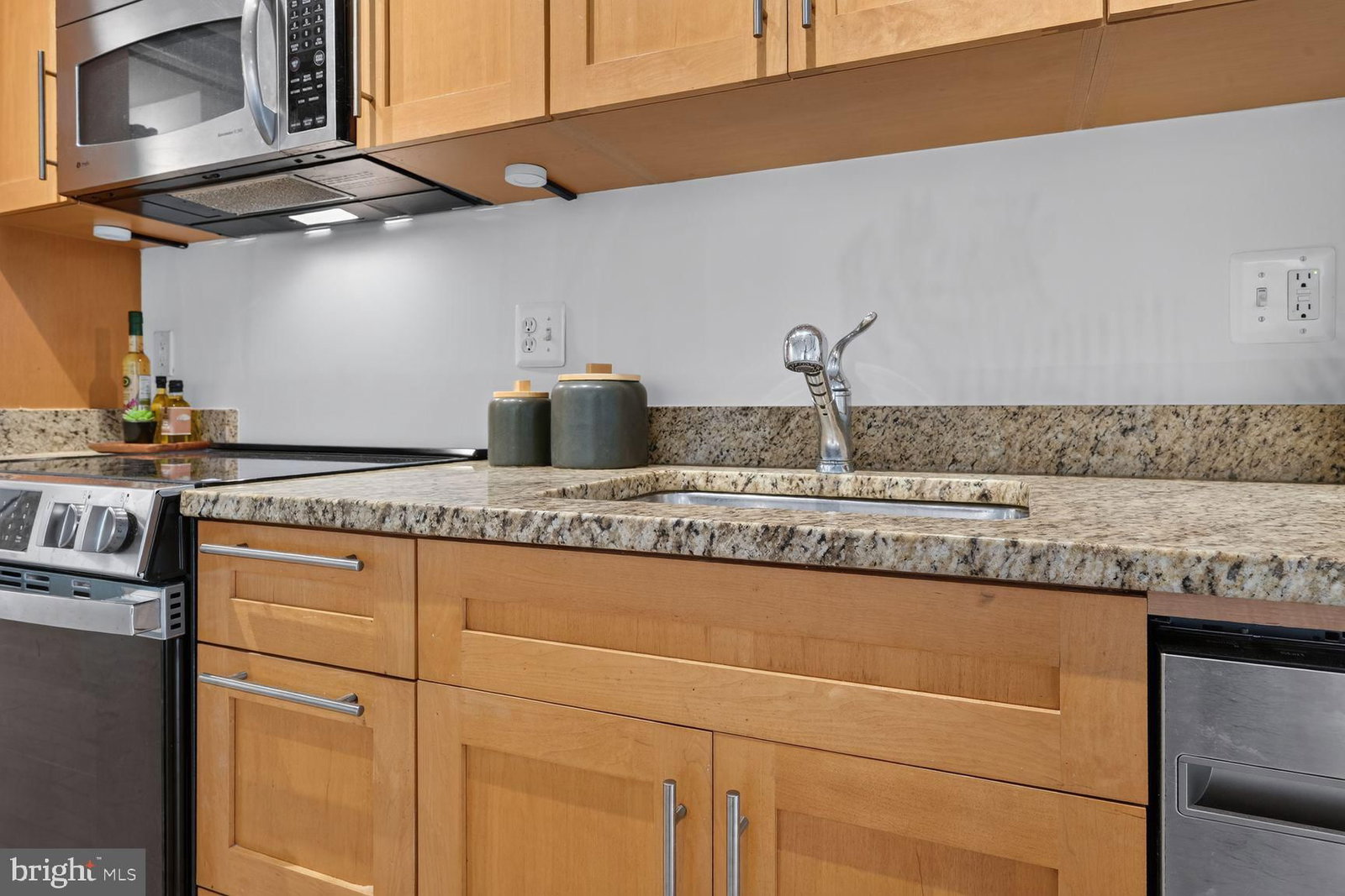 2125 NW 14TH STREET NW #409 photograph