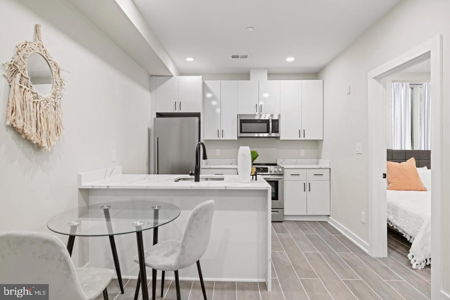 824 18TH STREET NE #3 photograph