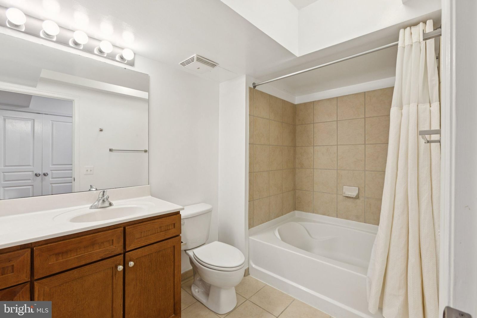 616 E ST NW #217 photograph
