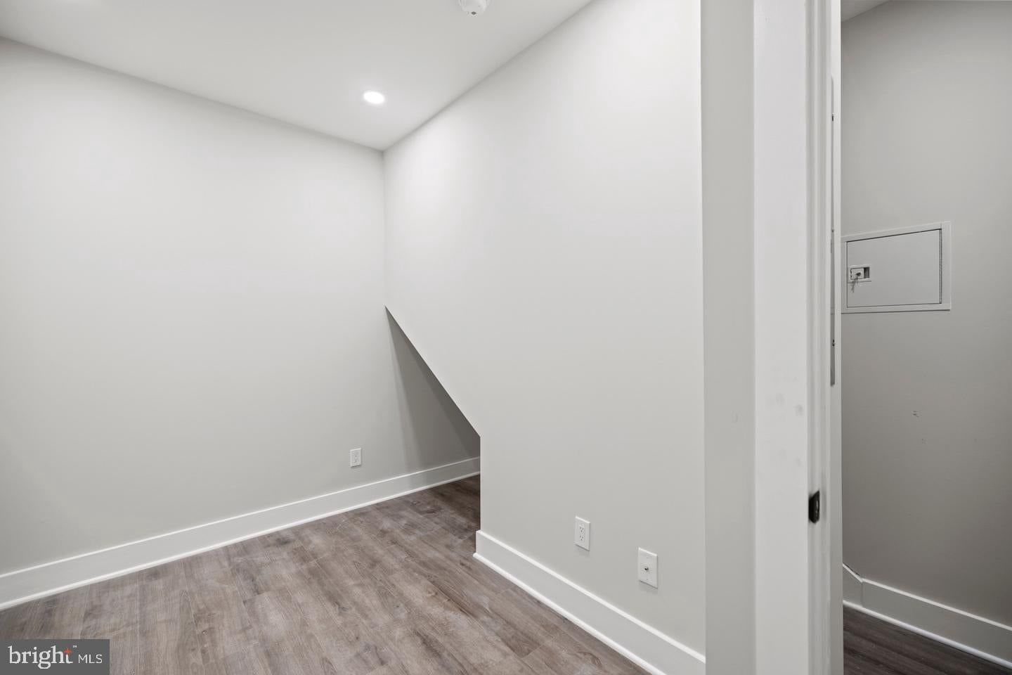 824 18TH STREET NE #304 photograph