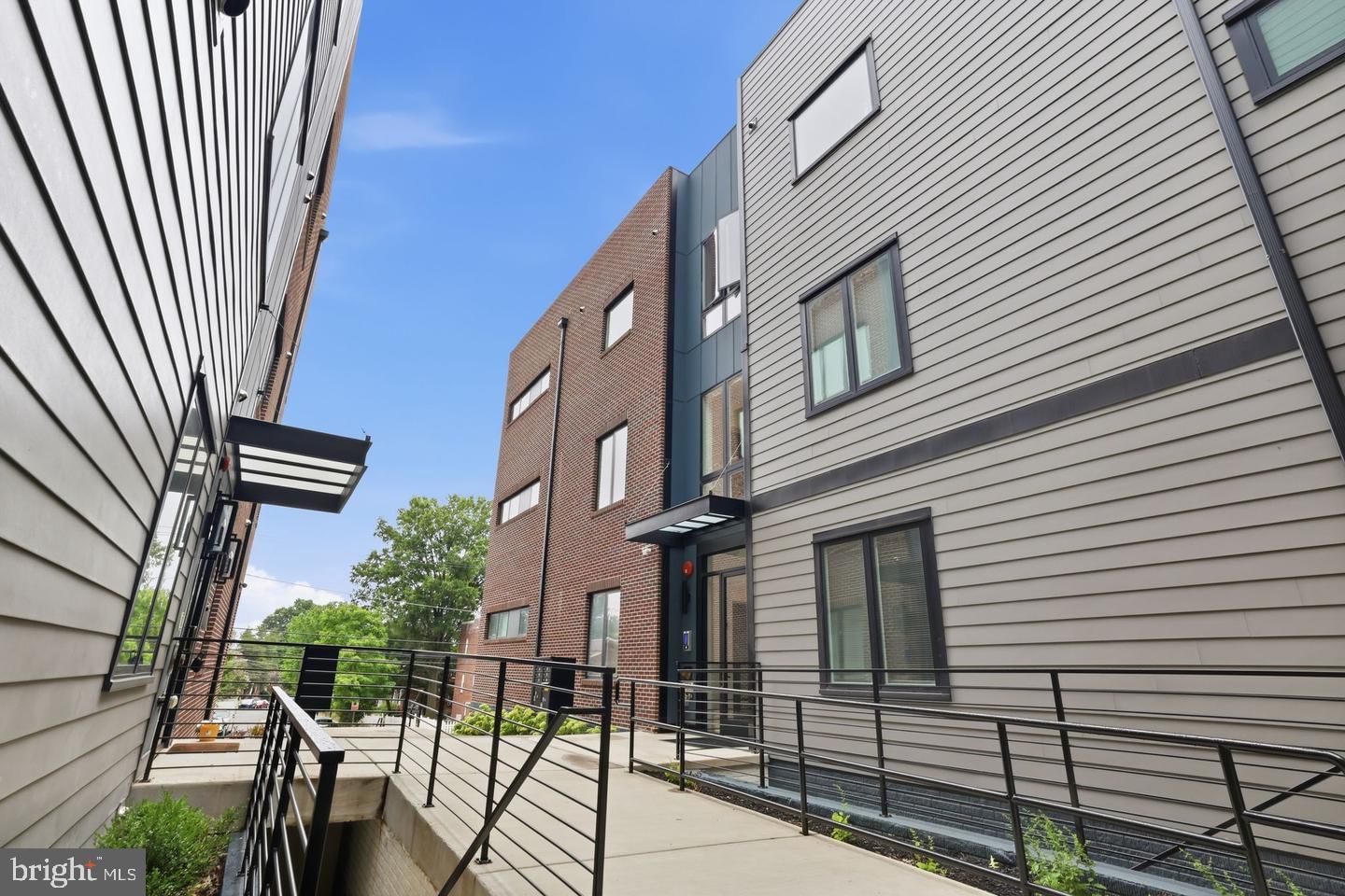 824 TAYLOR STREET NE #1 photograph