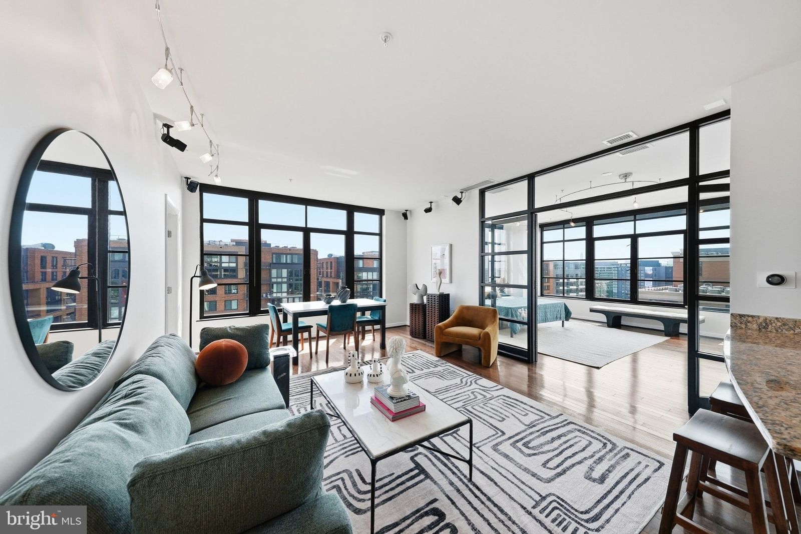437 NEW YORK AVENUE NW #1202 photograph