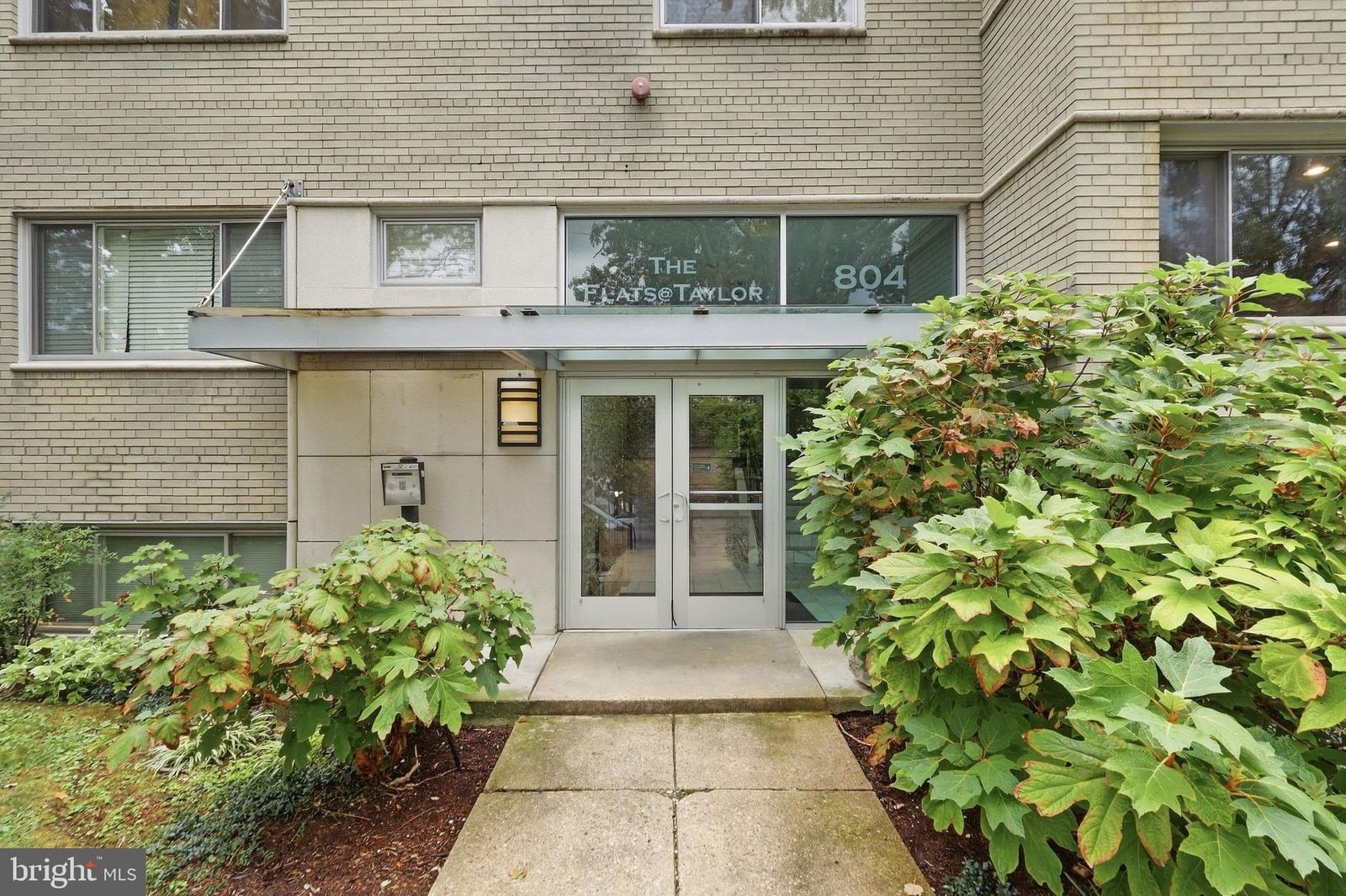804 TAYLOR STREET NW #304 photograph
