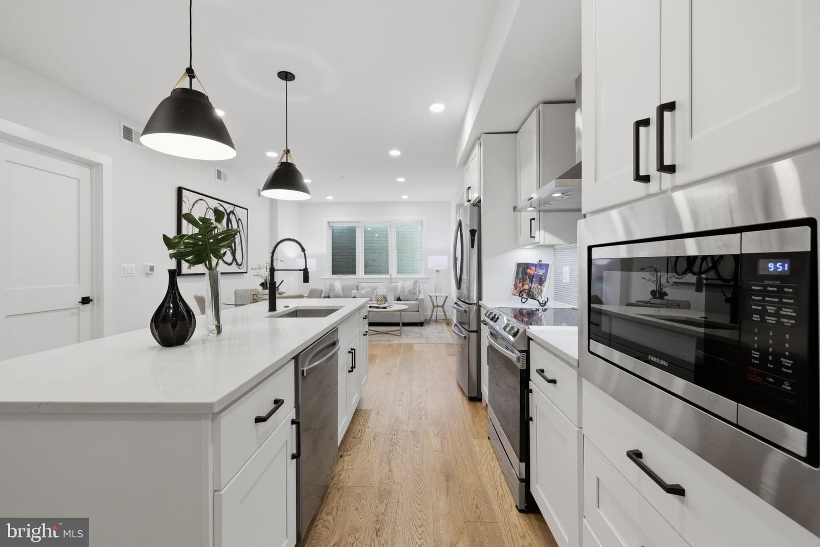 1009 RHODE ISLAND AVENUE NE #1 photograph