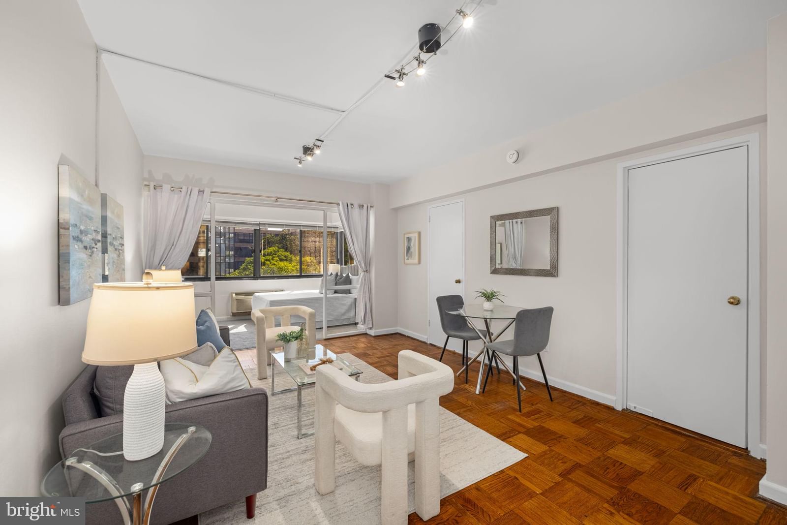 2141 I STREET NW #402 photograph
