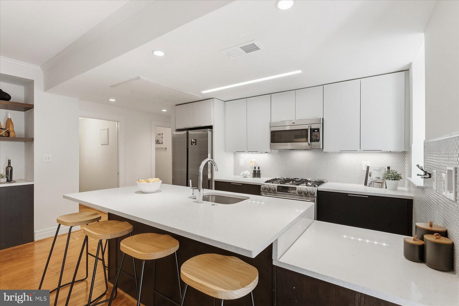 1811 WYOMING AVENUE NW #22 photograph