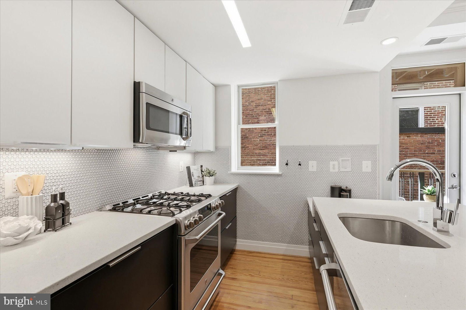 1811 WYOMING AVENUE NW #22 photograph