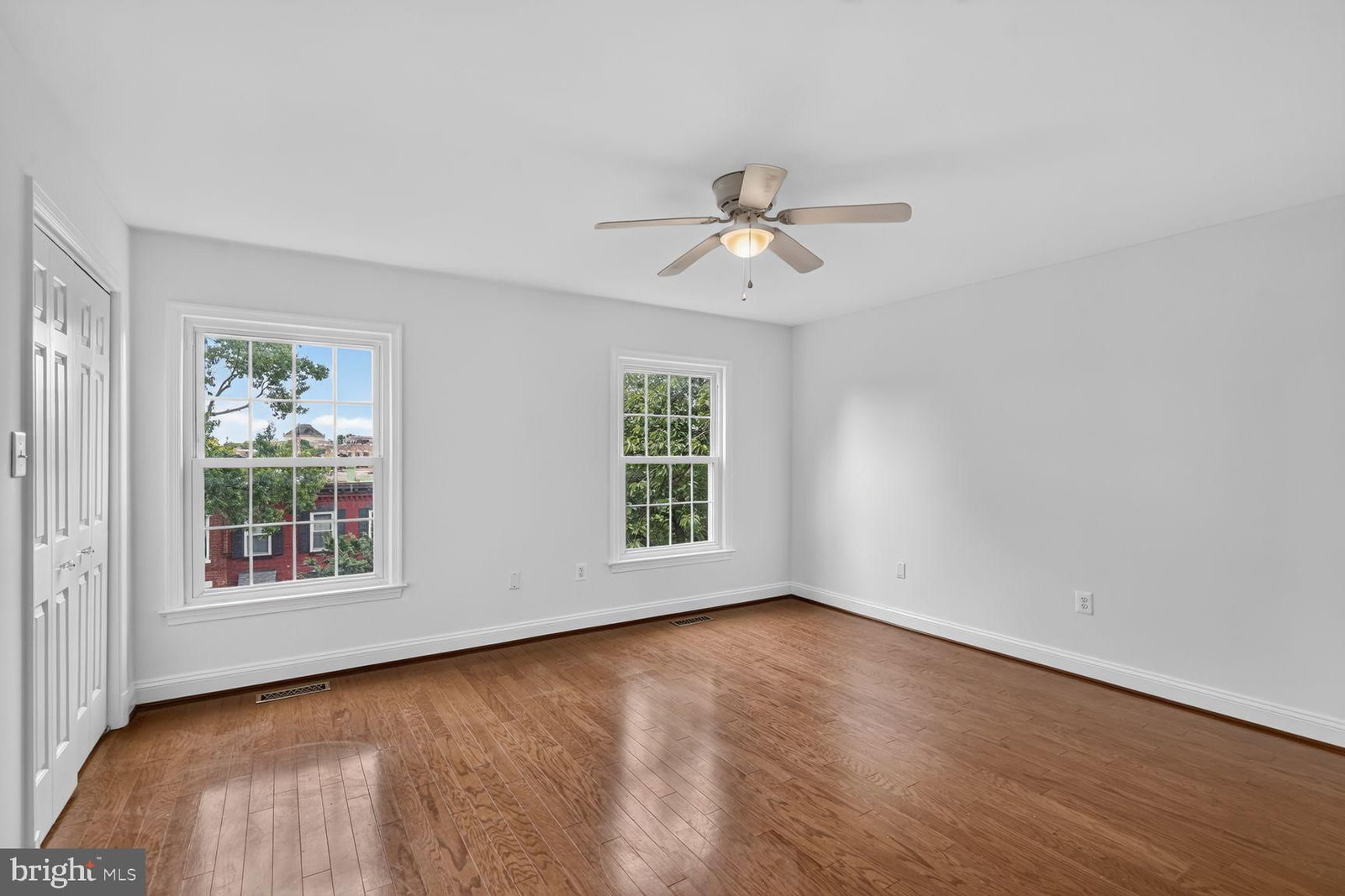 1636 BEEKMAN PLACE NW #D photograph