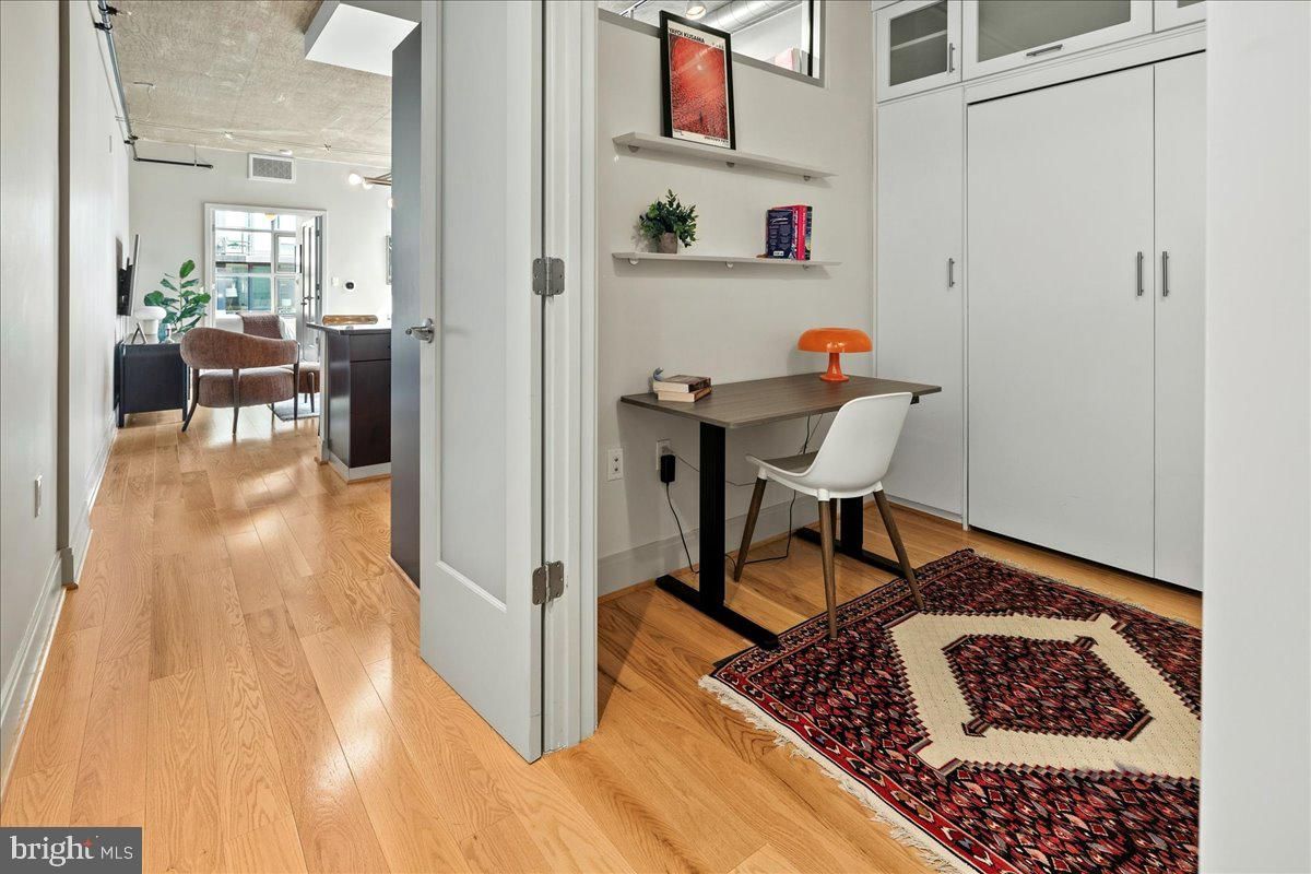 929 FLORIDA AVENUE NW #8002 photograph