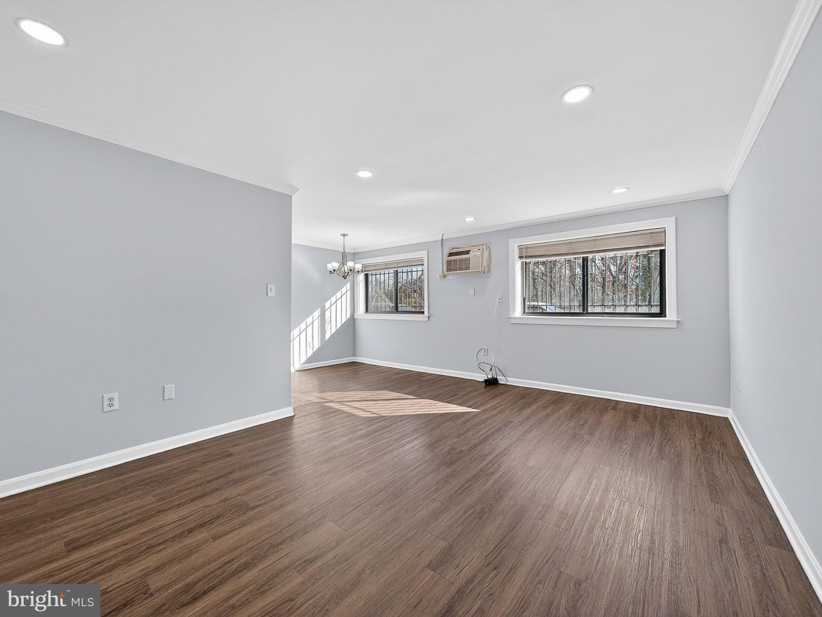 3111 NAYLOR ROAD SE #104 photograph