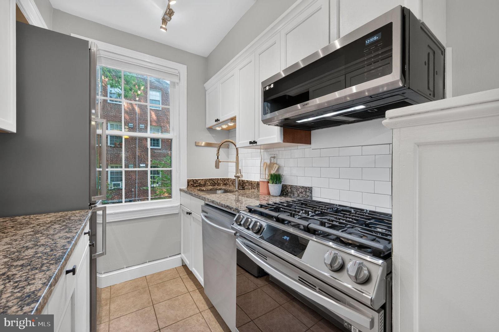 2803 CORTLAND PLACE NW #106 photograph