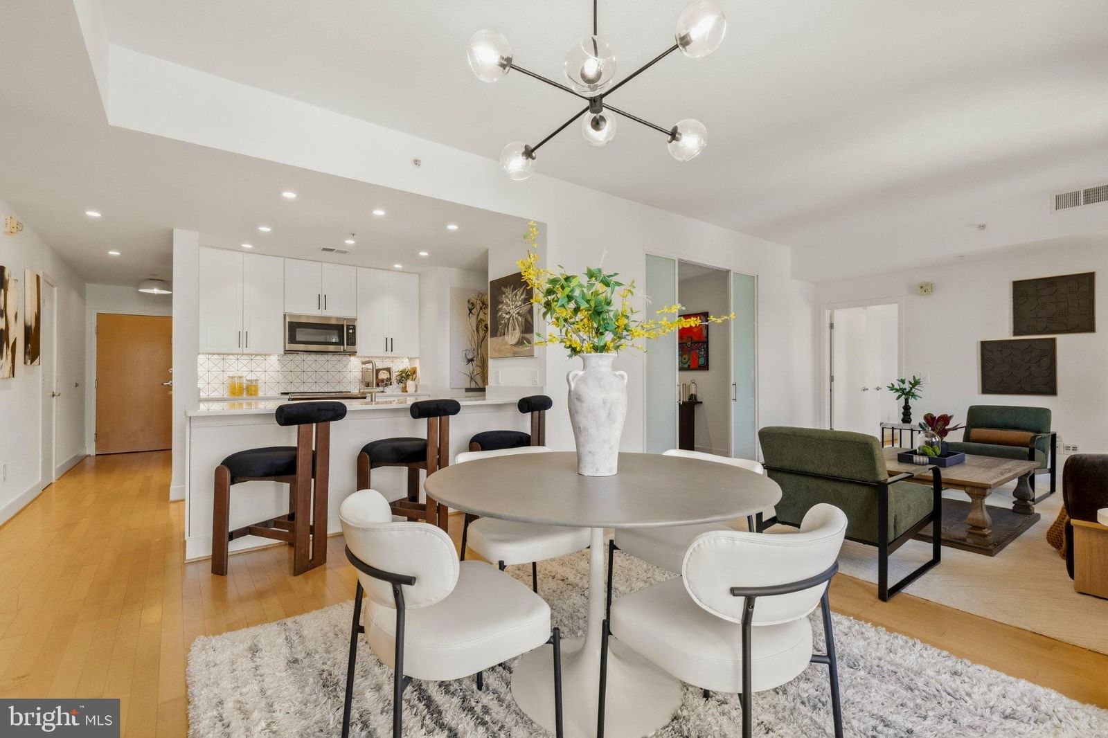 910 M STREET NW #601 photograph
