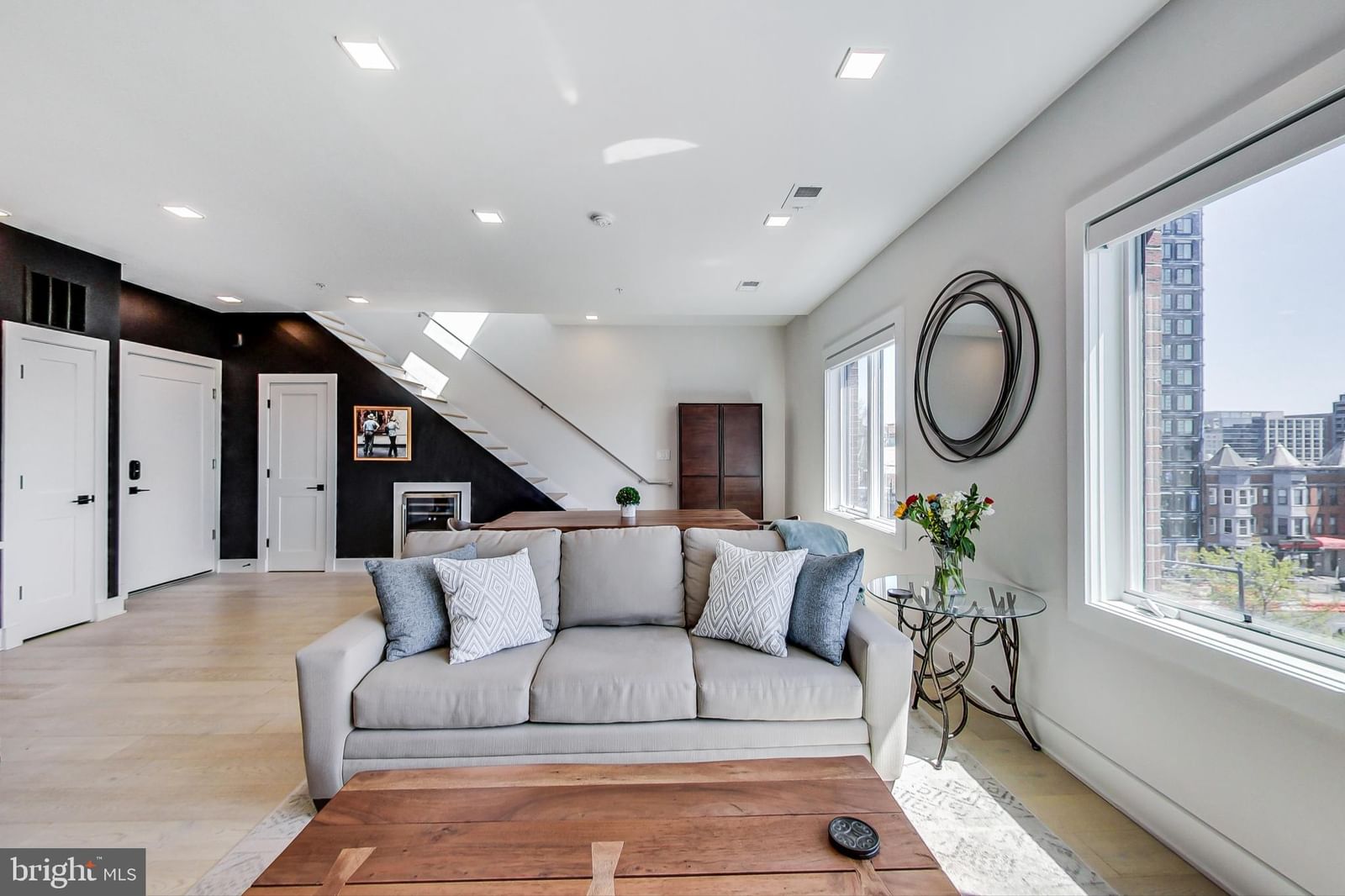 1532 N NORTH CAPITOL STREET NW #402 photograph