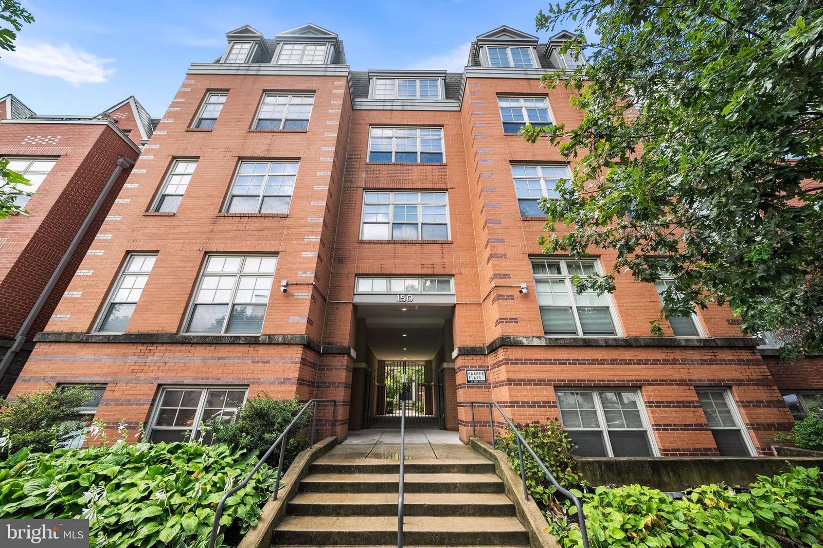 150 V STREET NW #V205 photograph