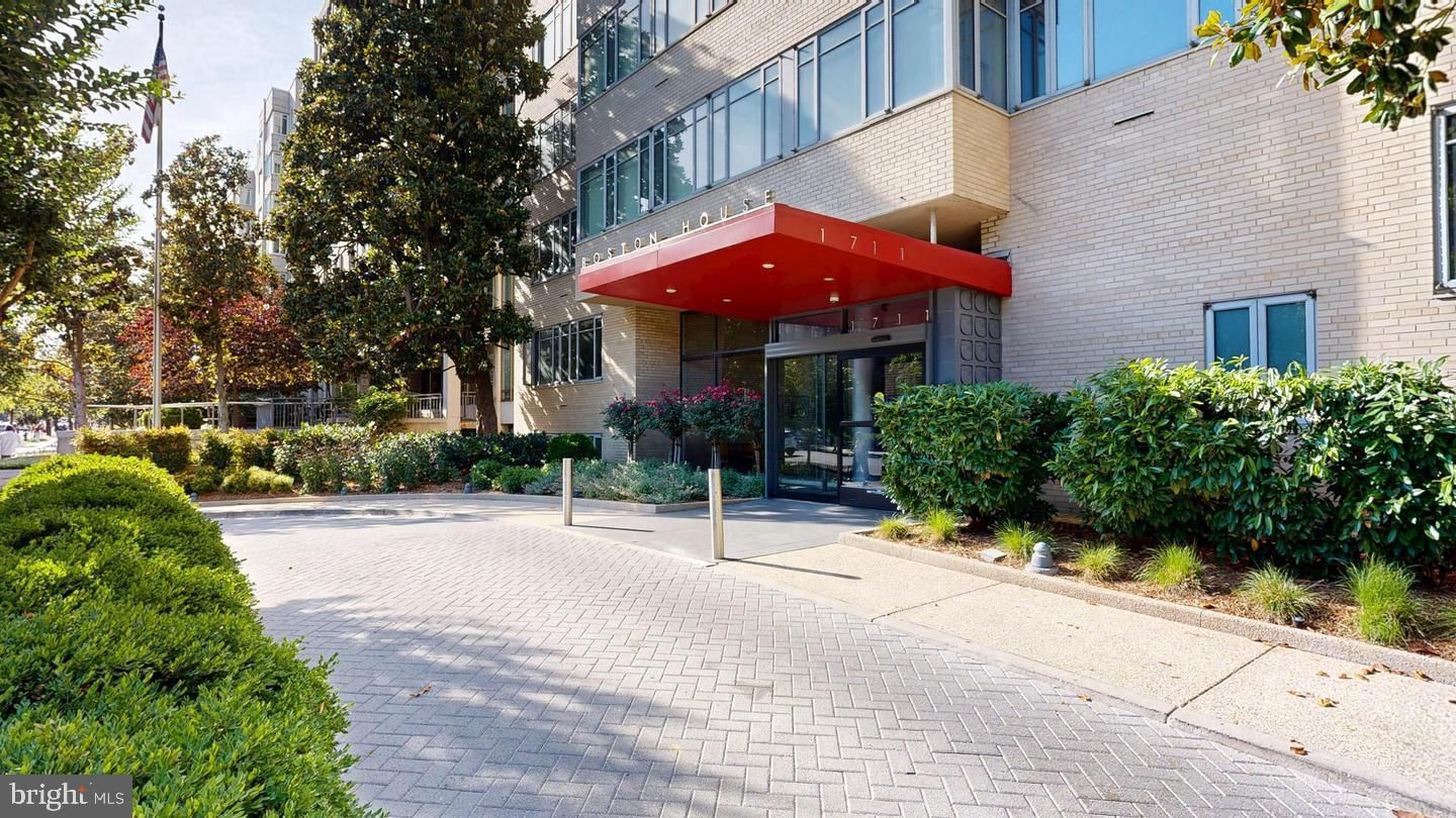 1711 MASSACHUSETTS AVENUE NW 301 in Washington, DC