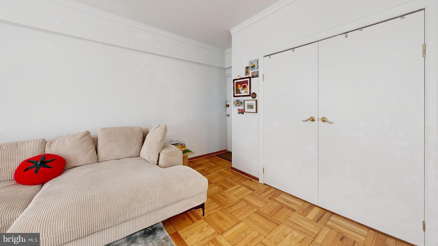 1711 MASSACHUSETTS AVENUE NW #301 photograph