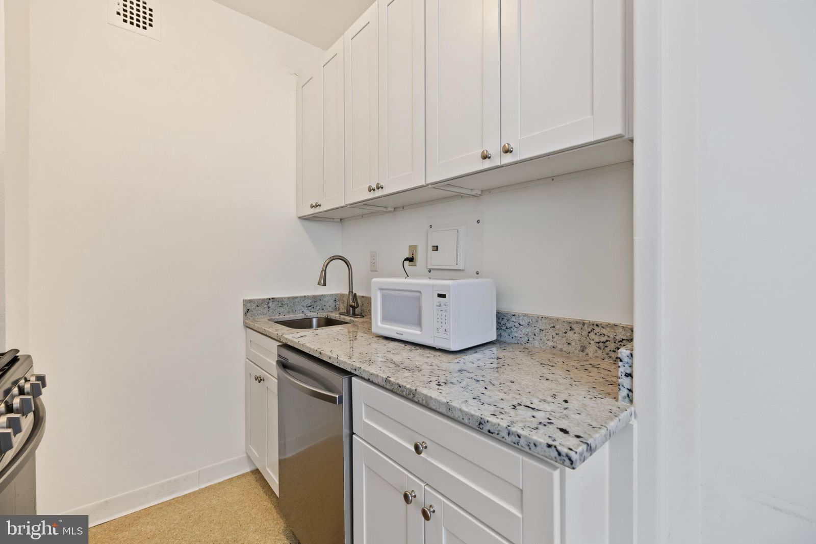 522 21ST STREET NW #211 photograph