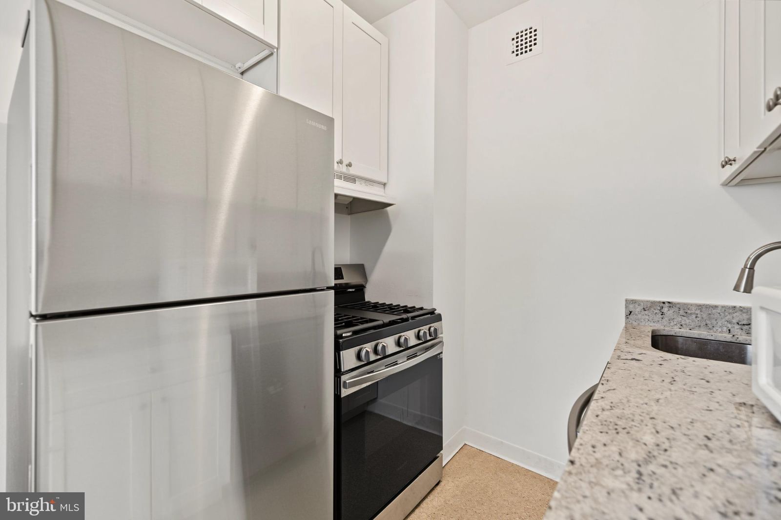 522 21ST STREET NW #211 photograph