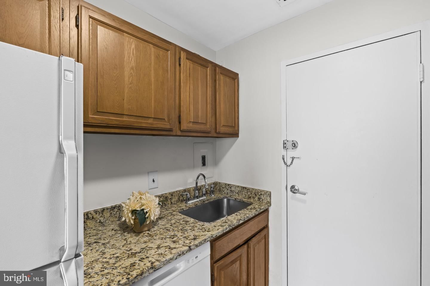 2829 CONNECTICUT AVENUE NW #503 photograph