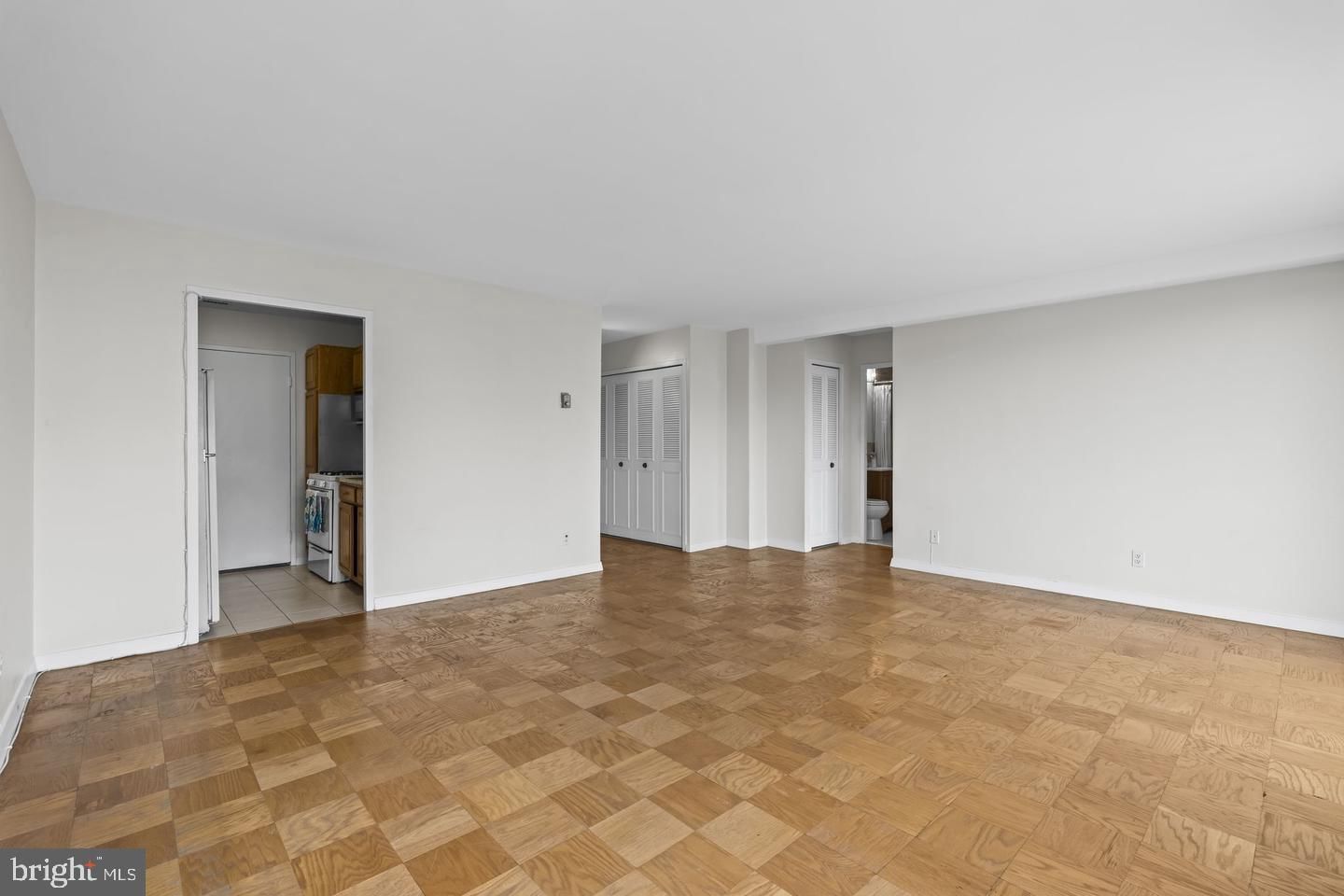 2829 CONNECTICUT AVENUE NW #503 photograph