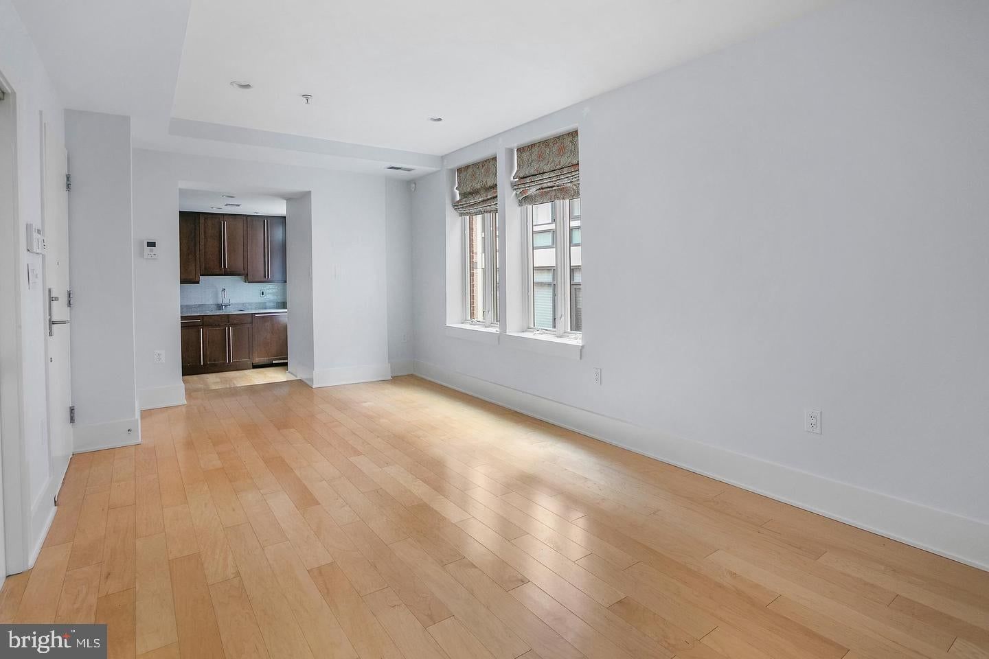 2818 CONNECTICUT AVENUE NW #14 photograph