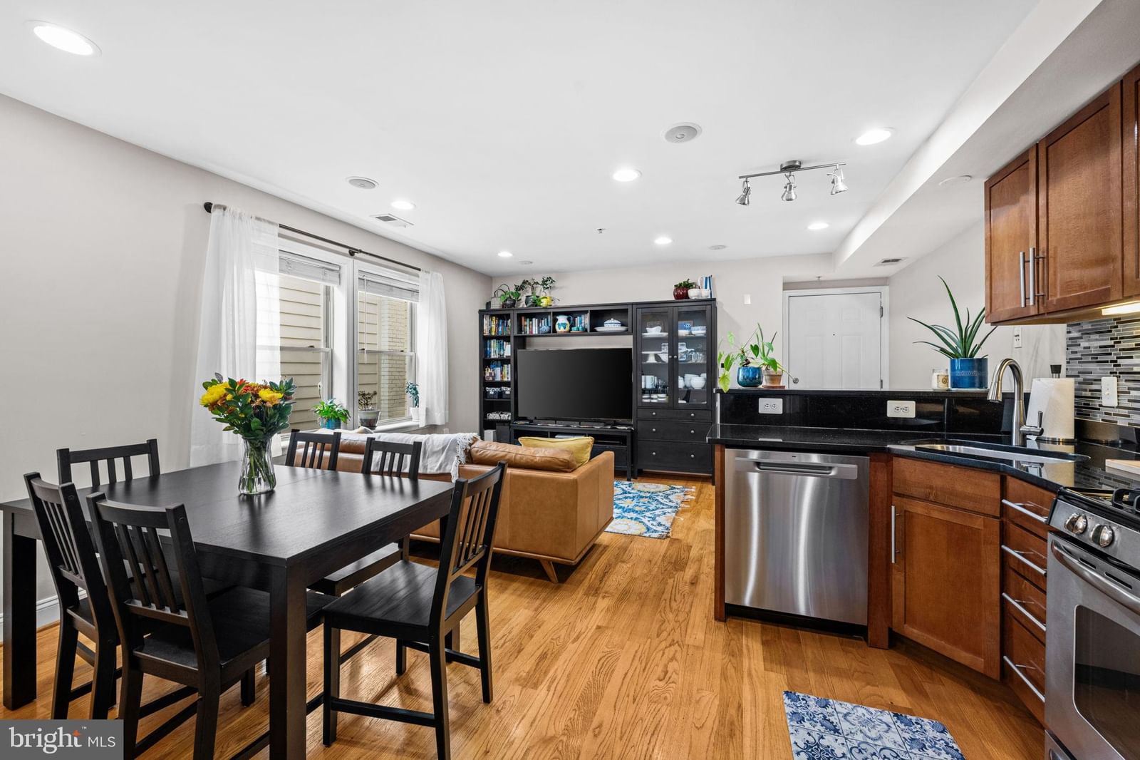 617 JEFFERSON STREET NW #204 photograph