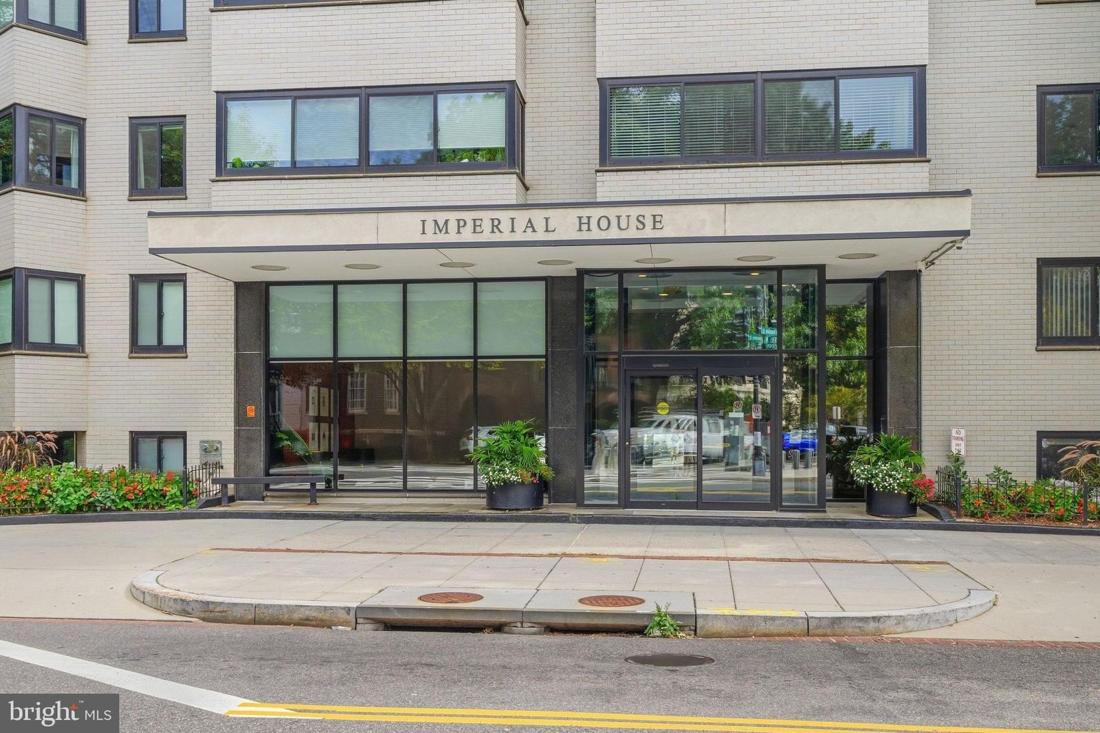 1601 18TH STREET NW #205 photograph