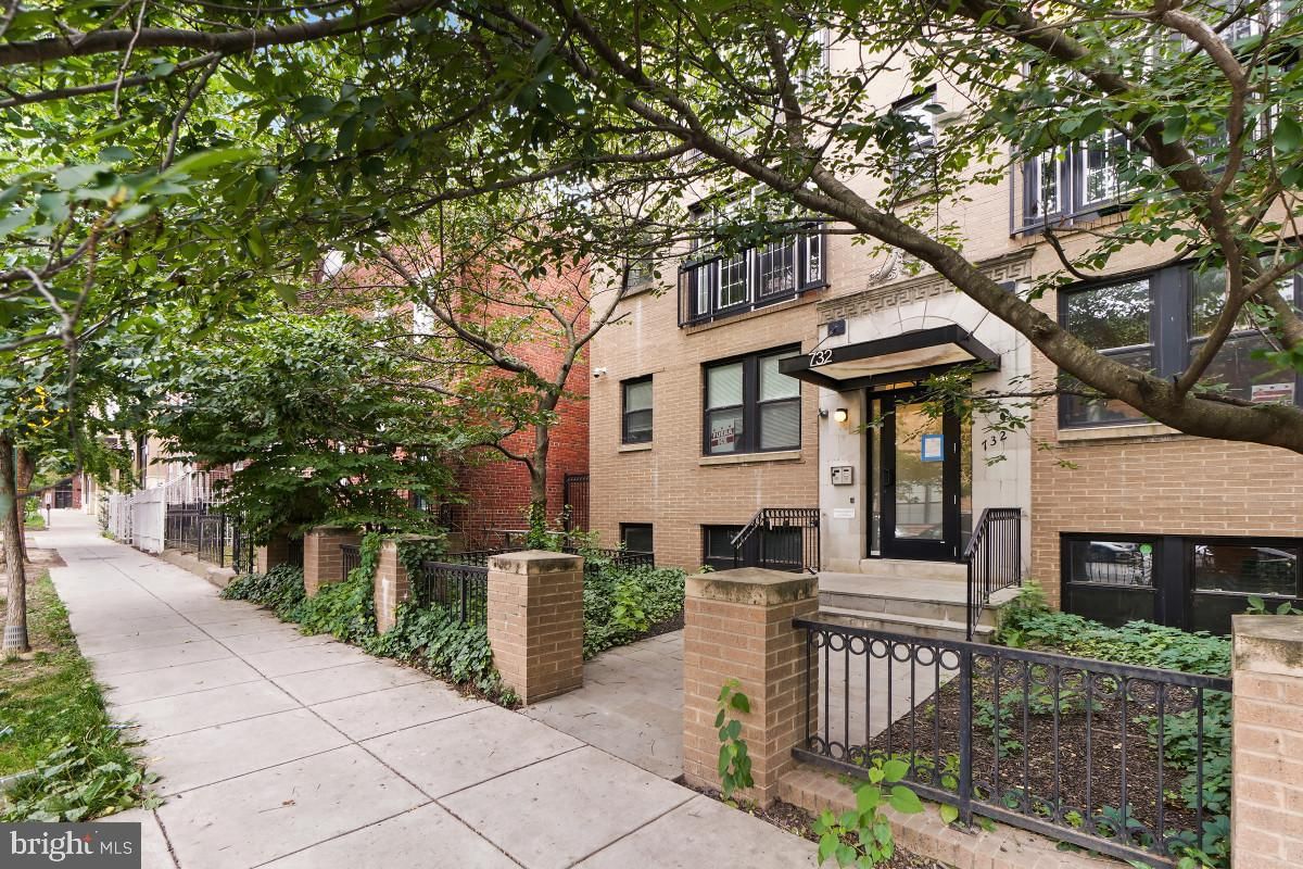 732 LAMONT STREET NW #203 photograph
