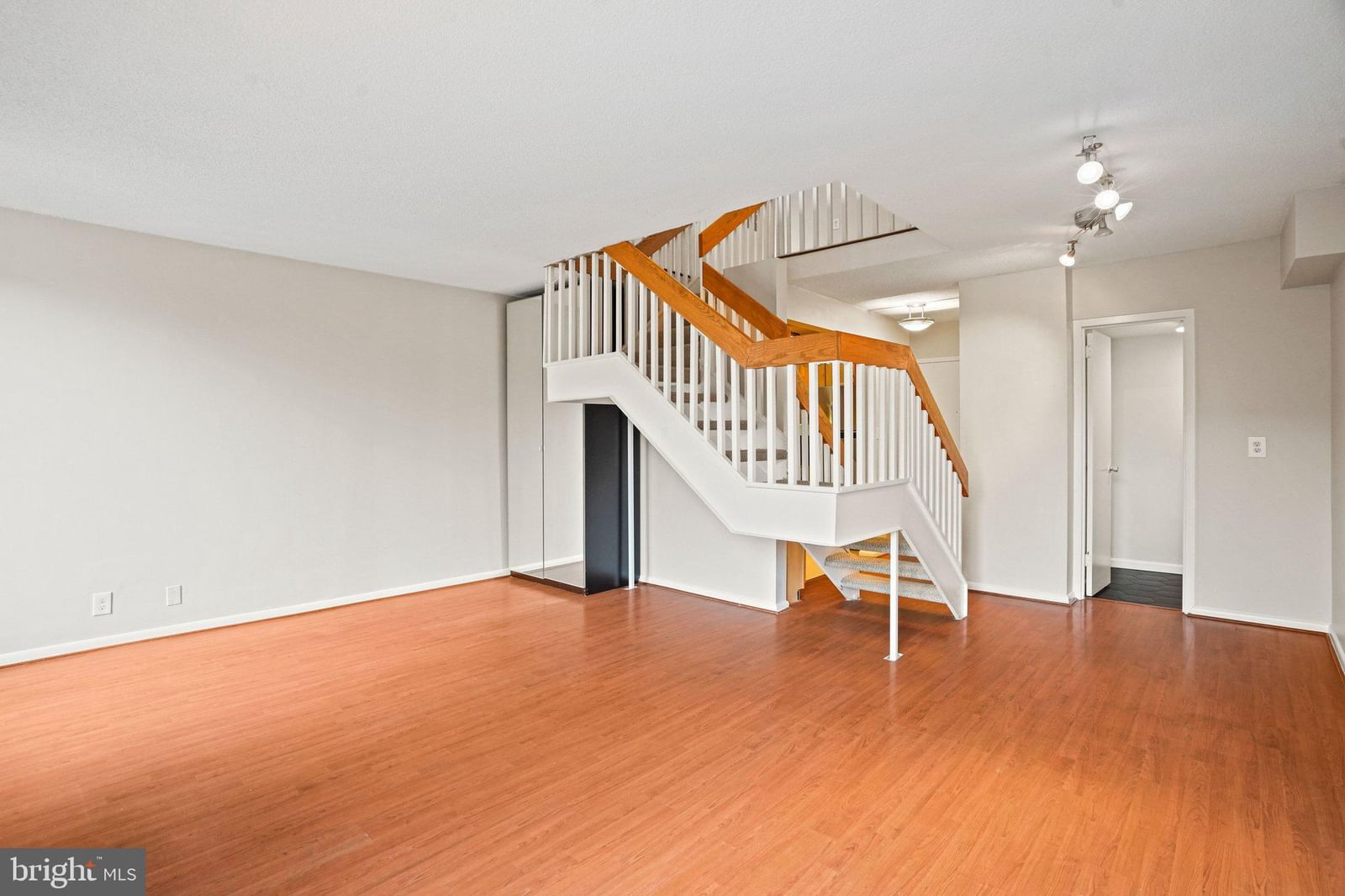 1800 R STREET NW #405 photograph
