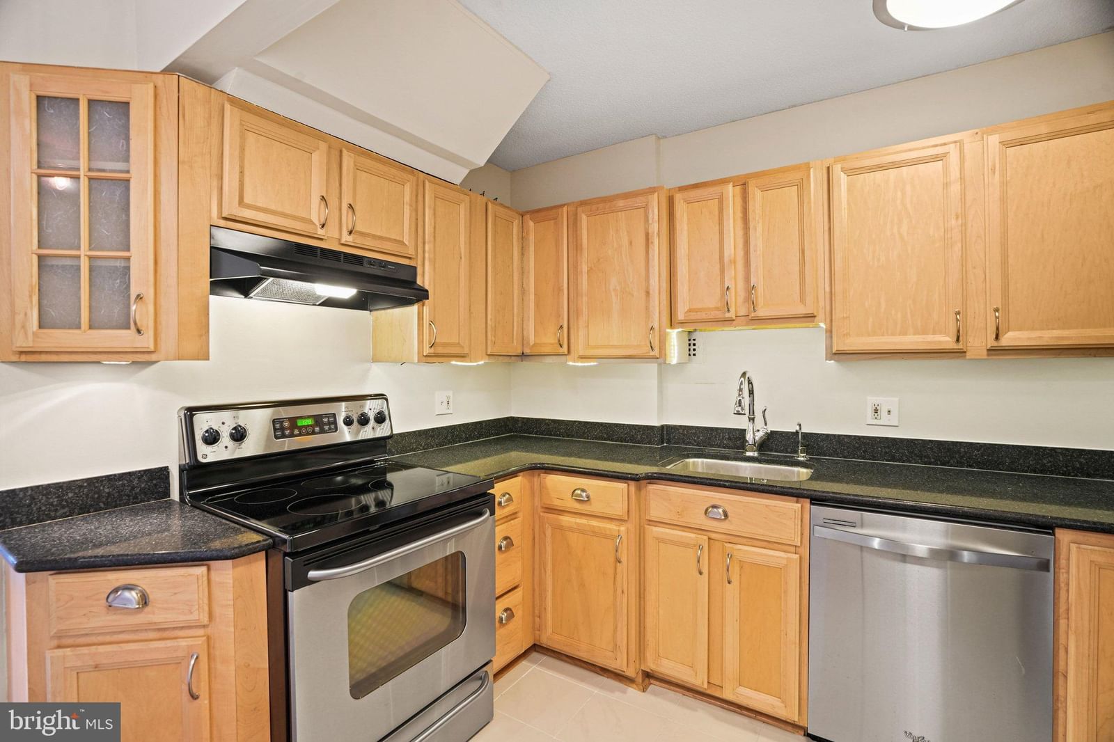1800 R STREET NW #405 photograph